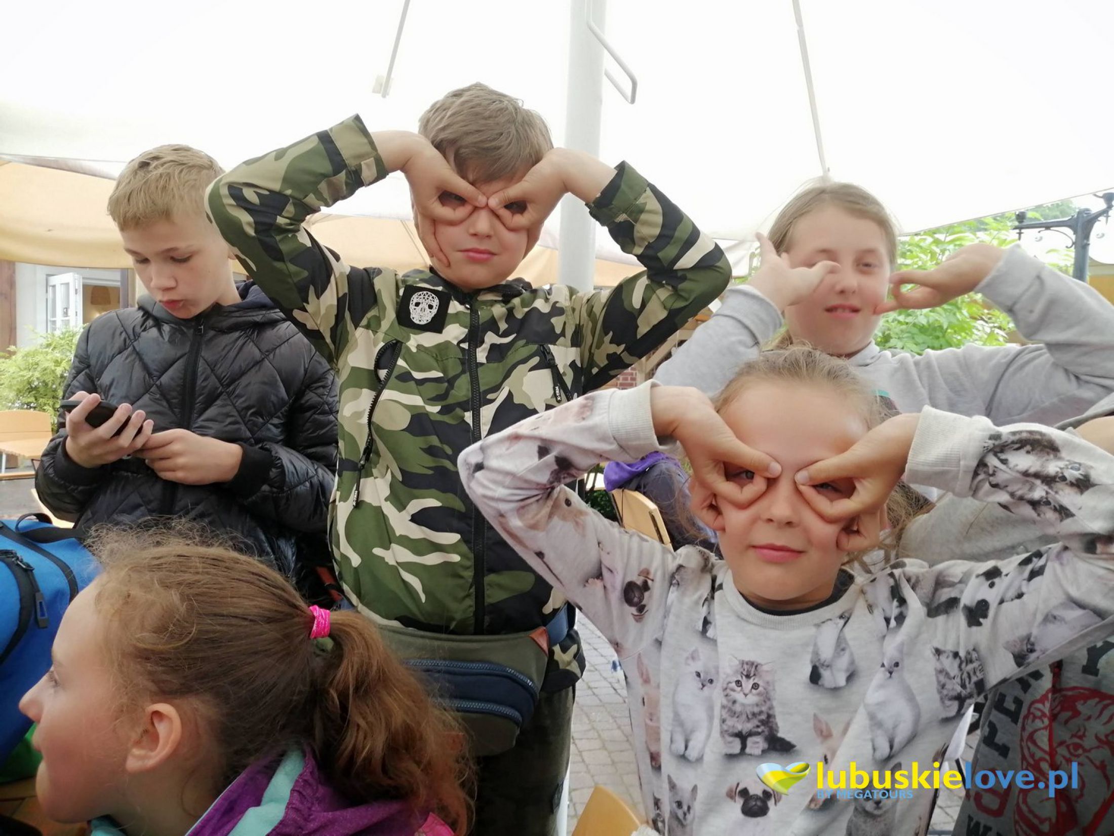 WEHIKUŁ CZASU - MNISZKI